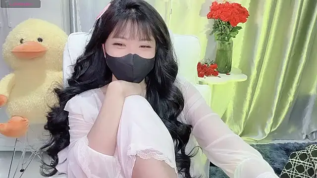 Snapshot of Mya_Lee chatting on February 21, 4:48 pm Mya Lee online show from February 21, 4:48 pm