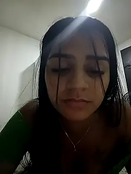 Snapshot of AnnRosse18 chatting on December 12, 6:31 pm AnnRosse18 online show from December 12, 6:31 pm