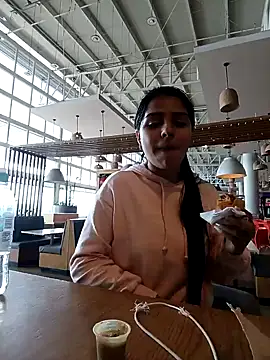 Snapshot of AnnRosse18 chatting on January 4, 4:11 pm AnnRosse18 online show from January 4, 4:11 pm