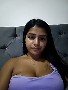 Snapshot of AnnRosse18 chatting on January 5, 4:16 pm AnnRosse18 online show from January 5, 4:16 pm