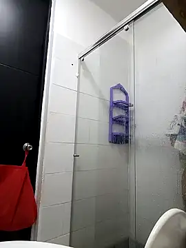 Snapshot of AnnRosse18 chatting on January 29, 2:53 pm AnnRosse18 online show from January 29, 2:53 pm