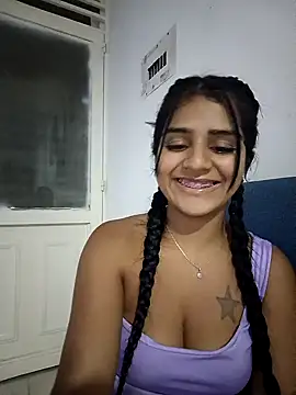 Snapshot of AnnRosse18 chatting on February 1, 1:12 am AnnRosse18 online show from February 1, 1:12 am