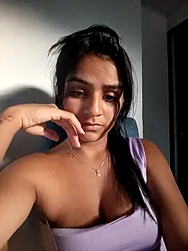 Snapshot of AnnRosse18 chatting on February 1, 10:23 pm AnnRosse18 online show from February 1, 10:23 pm