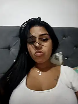 Snapshot of AnnRosse18 chatting on February 6, 6:56 pm AnnRosse18 online show from February 6, 6:56 pm
