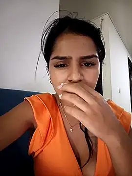 Snapshot of AnnRosse18 chatting on February 15, 9:15 pm AnnRosse18 online show from February 15, 9:15 pm