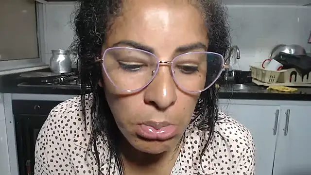 kateleyagrey online show from May 20, 7:42 pm