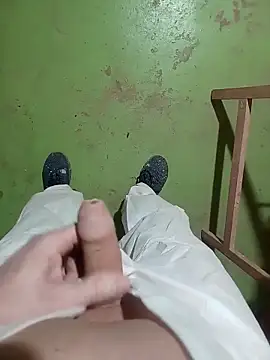 Snapshot of GeilerSchweizer chatting on December 18, 10:43 am GeilerSchweizer online show from December 18, 10:43 am