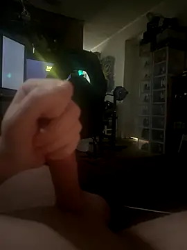 Snapshot of whitestroker chatting on November 20, 7:02 pm whitestroker online show from November 20, 7:02 pm