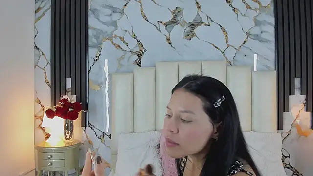 Snapshot of lulumars chatting on March 26, 4:51 am lulumars online show from March 26, 4:51 am