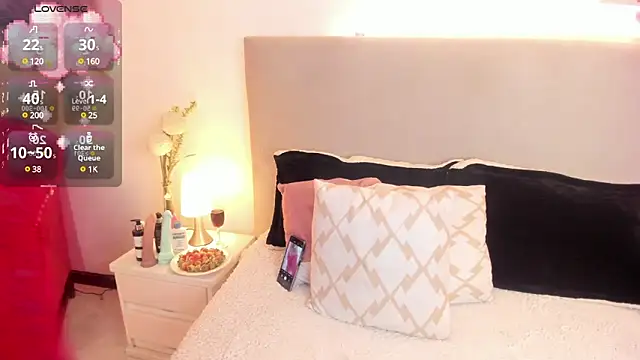 Snapshot of Sofii_Diaz chatting on February 27, 6:09 pm Sofii Diaz online show from February 27, 6:09 pm