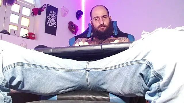 Snapshot of Tatted21xxx chatting on April 16, 7:47 pm Tatted21xxx online show from April 16, 7:47 pm