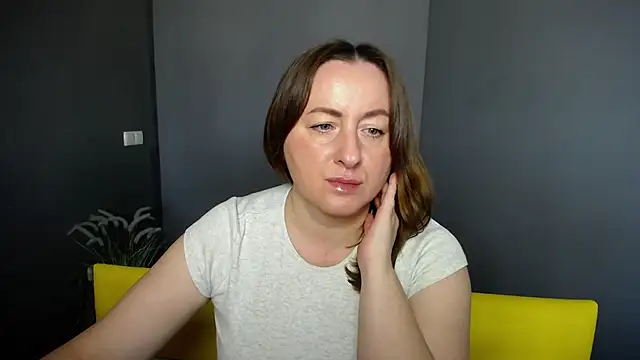 Snapshot of Abby_Taylorr chatting on November 2, 7:11 am Abby Taylorr online show from November 2, 7:11 am