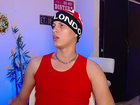 Snapshot of DavidNeill chatting on December 27, 12:29 am DavidNeill online show from December 27, 12:29 am