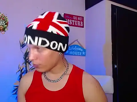 Snapshot of DavidNeill chatting on December 27, 3:31 am DavidNeill online show from December 27, 3:31 am