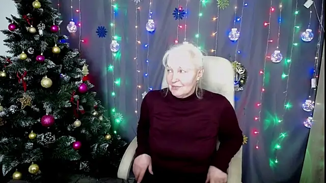 BlondyLeeBest online show from December 7, 7:10 pm