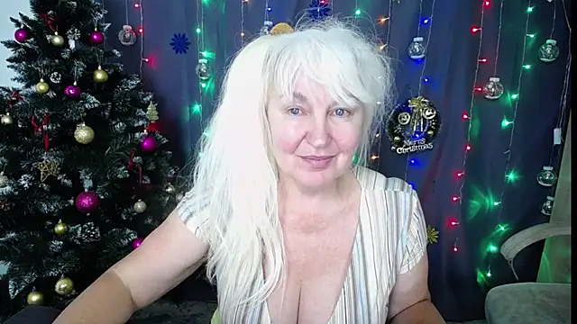 BlondyLeeBest online show from December 7, 10:17 pm