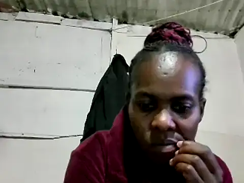 Snapshot of hairybushpussyxx1 chatting on December 10, 7:32 pm hairybushpussyxx1 online show from December 10, 7:32 pm