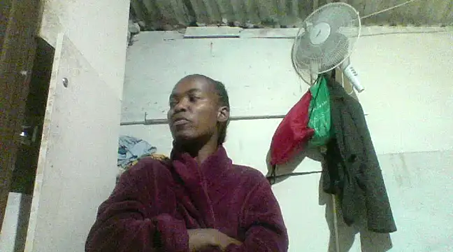 Snapshot of hairybushpussyxx1 chatting on January 5, 5:20 am hairybushpussyxx1 online show from January 5, 5:20 am