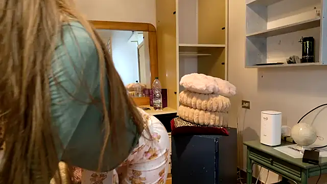 Miaelis online show from March 13, 5:08 pm