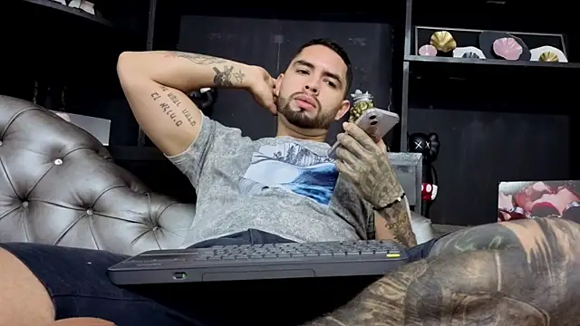 matteosantos online show from December 20, 10:33 am