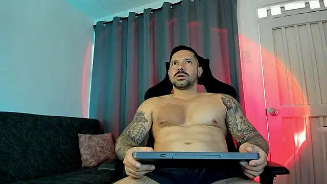 Snapshot of Pierre_Vidal chatting on October 16, 7:48 pm Pierre Vidal online show from October 16, 7:48 pm