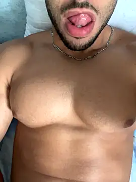 Snapshot of pimentfort77 chatting on September 14, 10:47 am pimentfort77 online show from September 14, 10:47 am