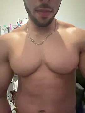 Snapshot of pimentfort77 chatting on February 12, 10:05 pm pimentfort77 online show from February 12, 10:05 pm