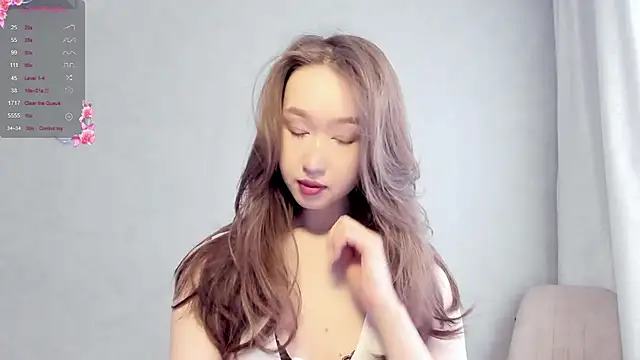 Snapshot of _luna_022 chatting on March 22, 7:04 am  luna 022 online show from March 22, 7:04 am