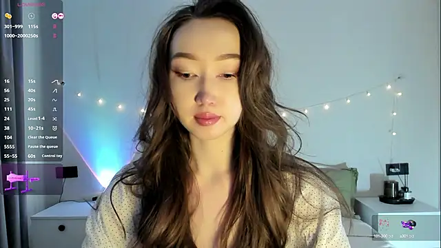 Snapshot of _luna_022 chatting on October 12, 4:33 am  luna 022 online show from October 12, 4:33 am