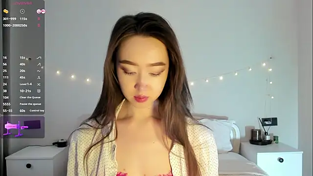 Snapshot of _luna_022 chatting on October 20, 4:35 am  luna 022 online show from October 20, 4:35 am