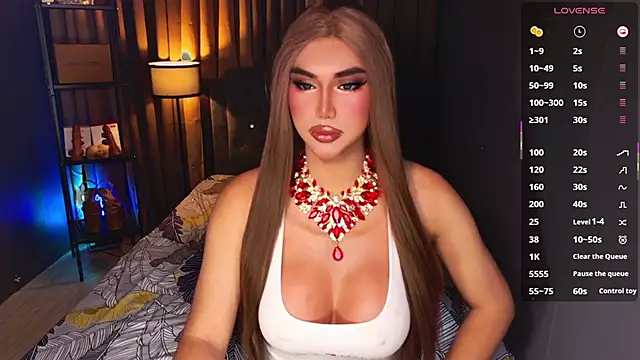 Snapshot of SexGoddess_Celine chatting on November 3, 9:21 am SexGoddess Celine online show from November 3, 9:21 am