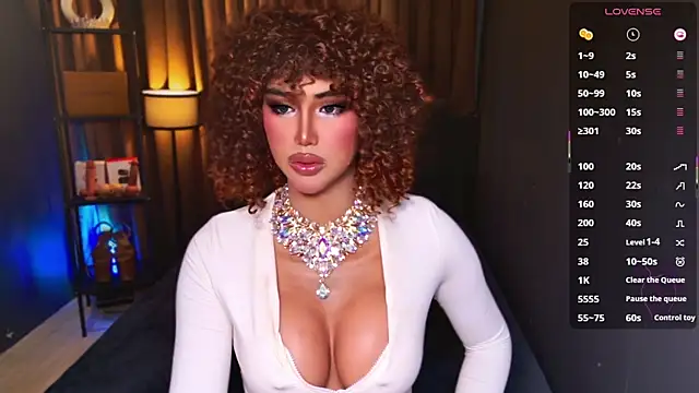 Snapshot of SexGoddess_Celine chatting on November 9, 1:31 pm SexGoddess Celine online show from November 9, 1:31 pm