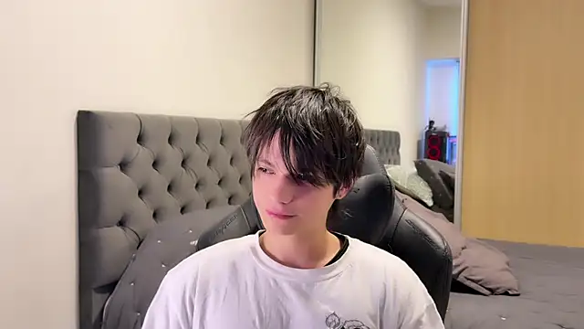 Snapshot of SasukeUhchiaa chatting on January 3, 9:58 am SasukeUhchiaa online show from January 3, 9:58 am