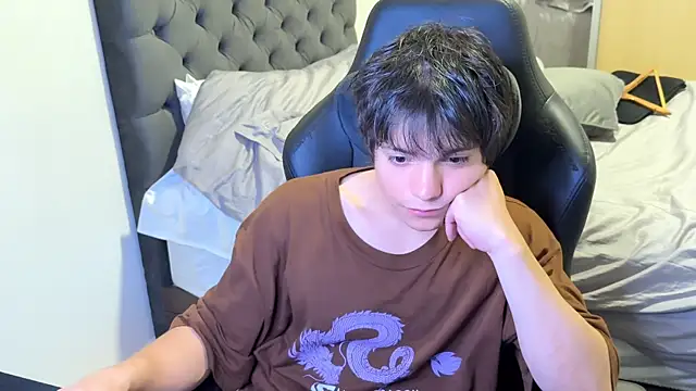 Snapshot of SasukeUhchiaa chatting on March 3, 10:42 pm SasukeUhchiaa online show from March 3, 10:42 pm