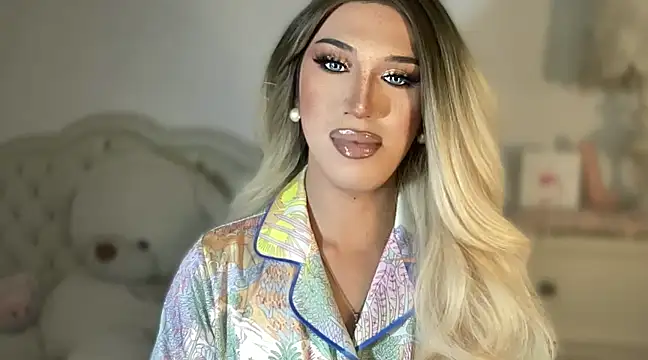 Ts glamxxxx online show from March 14, 1:37 am