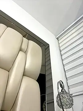 Snapshot of ALISSON_FOXXX1 chatting on September 28, 12:43 pm ALISSON FOXXX1 online show from September 28, 12:43 pm