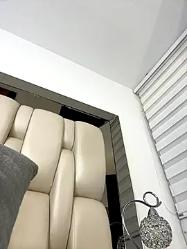 Snapshot of ALISSON_FOXXX1 chatting on October 10, 8:52 pm ALISSON FOXXX1 online show from October 10, 8:52 pm