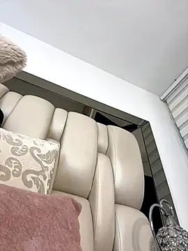 Snapshot of ALISSON_FOXXX1 chatting on October 21, 8:53 pm ALISSON FOXXX1 online show from October 21, 8:53 pm