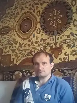 Snapshot of 185322 chatting on October 12, 11:42 am 185322 online show from October 12, 11:42 am