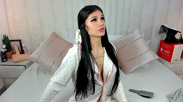 Snapshot of im_anie chatting on March 13, 4:49 am im anie online show from March 13, 4:49 am