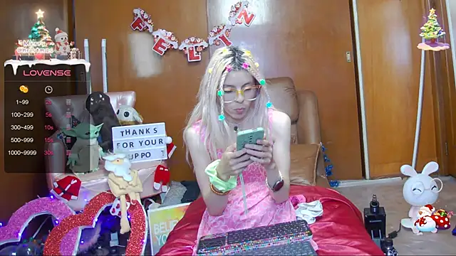 Skinygirl online show from December 14, 12:11 am