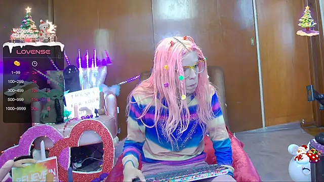 Skinygirl online show from January 12, 11:26 pm