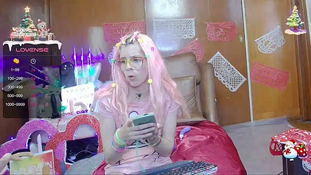 Skinygirl online show from February 4, 2:07 am