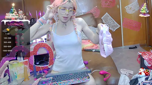 Skinygirl online show from February 12, 4:23 am