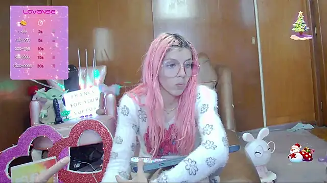 Skinygirl online show from October 2, 1:01 am