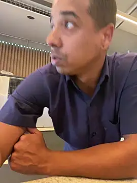 Juninho10c online show from December 15, 8:35 pm