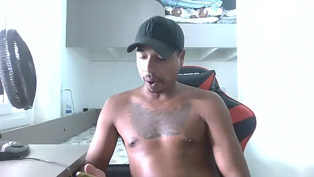 Juninho10c online show from February 8, 4:43 pm