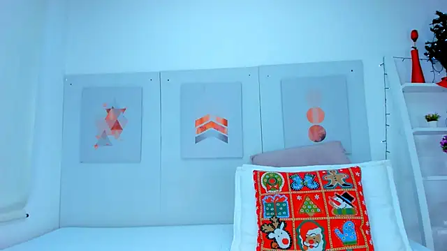 Snapshot of AlessiaMarcu- chatting on December 11, 8:15 am AlessiaMarcu- online show from December 11, 8:15 am