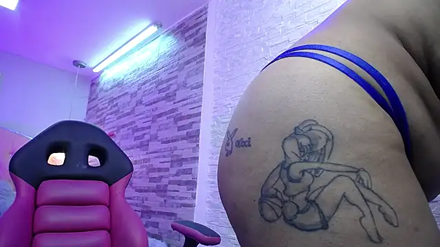 Snapshot of SalmaTits chatting on December 16, 3:11 pm SalmaTits online show from December 16, 3:11 pm