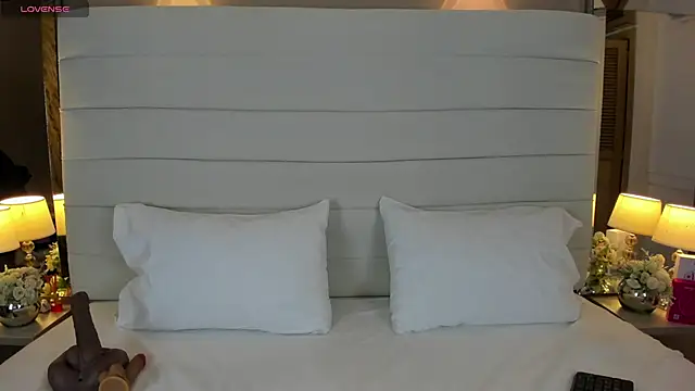 Charlotte93  online show from January 12, 12:10 pm